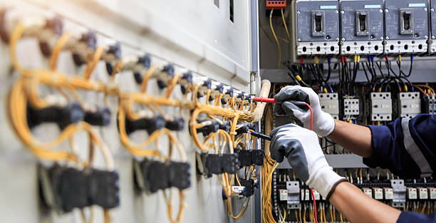 Professional Electrician technician working in Flat Rock, MI